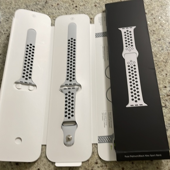 I have 7 Apple Watch 44mm Nike Sport Bands: - Picture 7 of 7